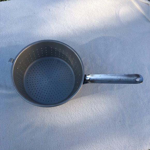 Vintage Aluminum Colander/Strainer, Punch Hole Design Hook and Handle - Picture 1 of 7